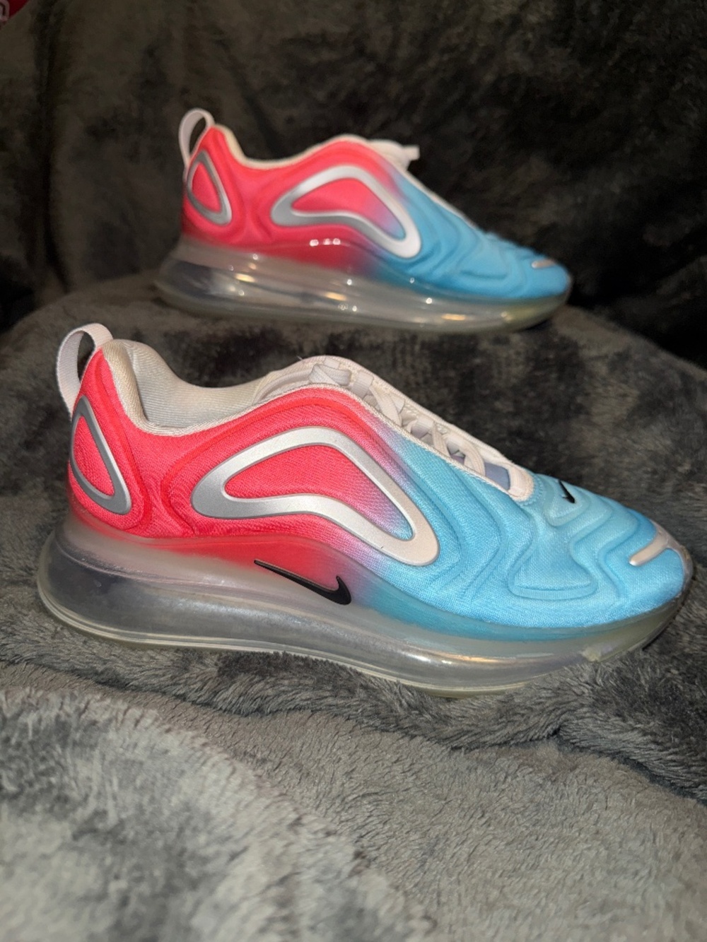 WOMENSNike Air Max 720 SZ 6.5